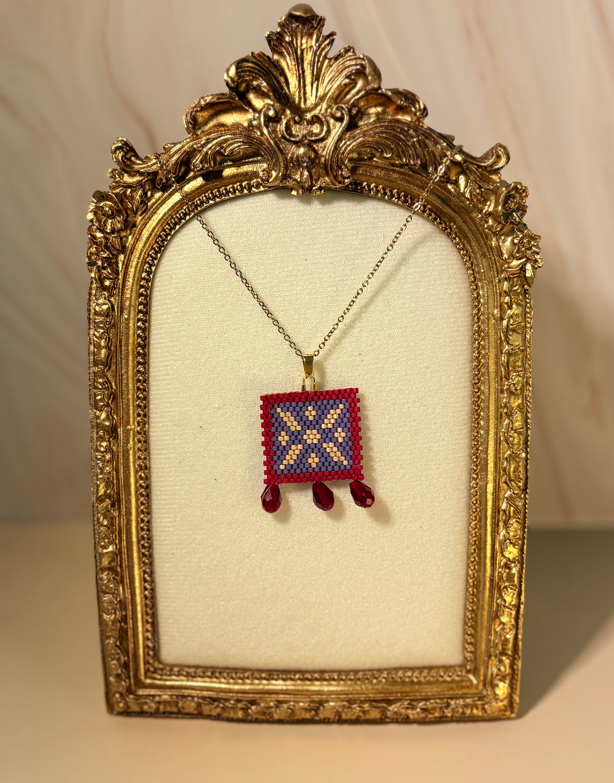 Derafsh Necklace